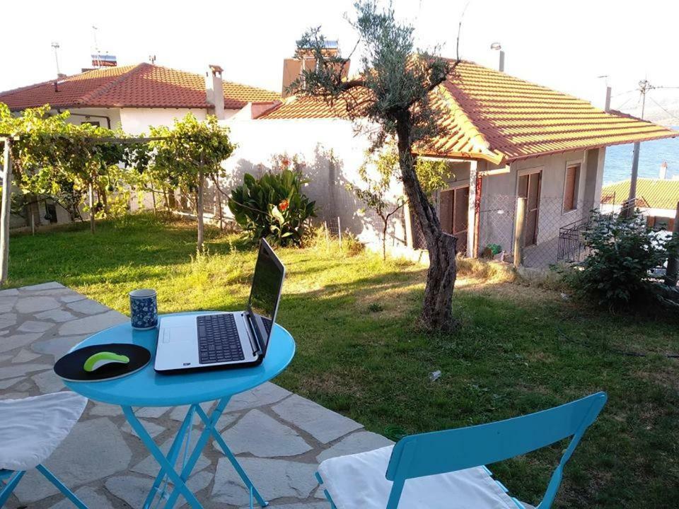 Dora'S House Comfortable Apartment With A Yard And View Pyrgadikia Exterior foto
